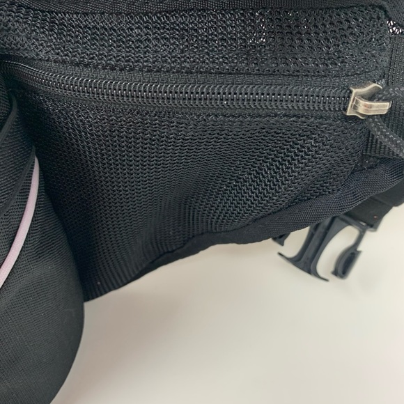 Nike Black Waist Bag with Bottle Holder - Picture 4 of 11